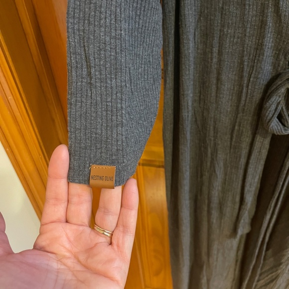 Nesting Olive - Ribbed Charcoal Robe (S/M) - Picture 5 of 7